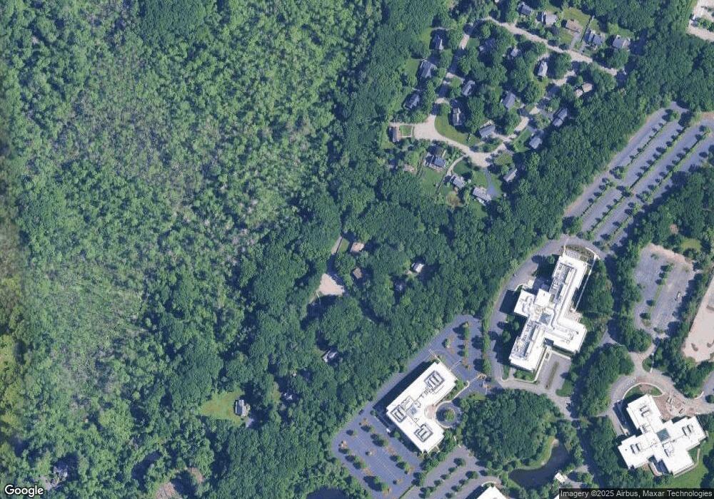 4 Old Conant Cir, Waltham, MA 02451 - photo 1