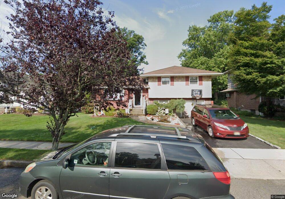 24 Shelly Ln, Bethpage, NY 11714 - photo 1