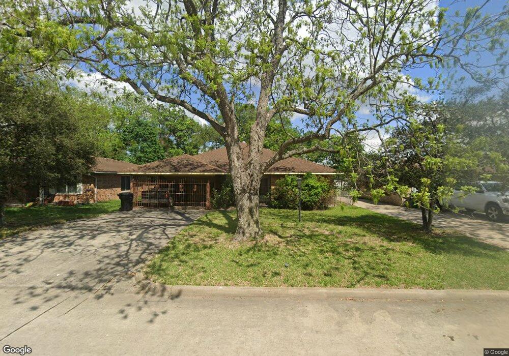 4426 Busiek St, Houston, TX 77022 - photo 1