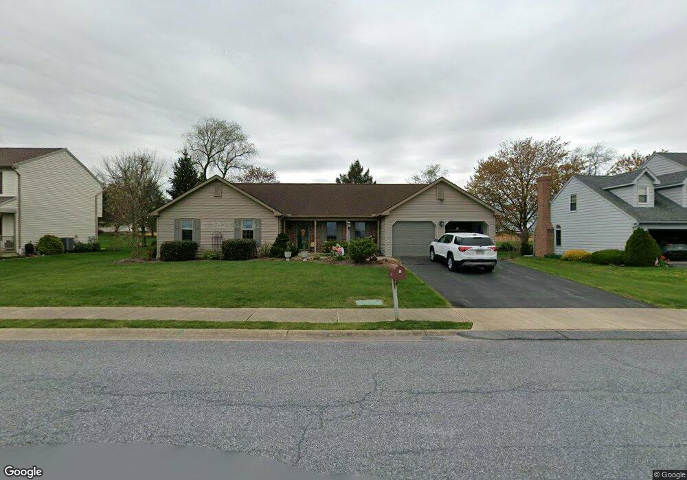 402 Mentzer Ave, New Holland, PA 17557 - photo 1