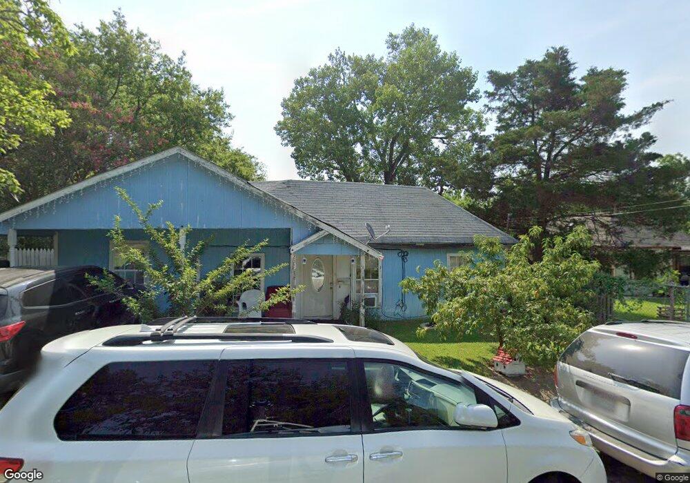 202 Elm St, Bonham, TX 75418 - photo 1