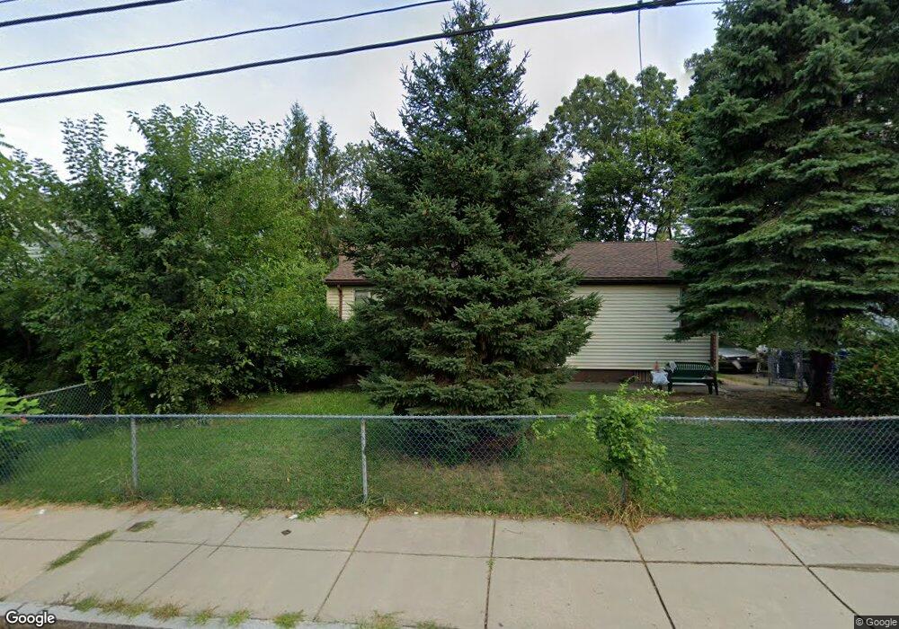 37 Oakcrest Rd, Hyde Park, MA 02136 - photo 1