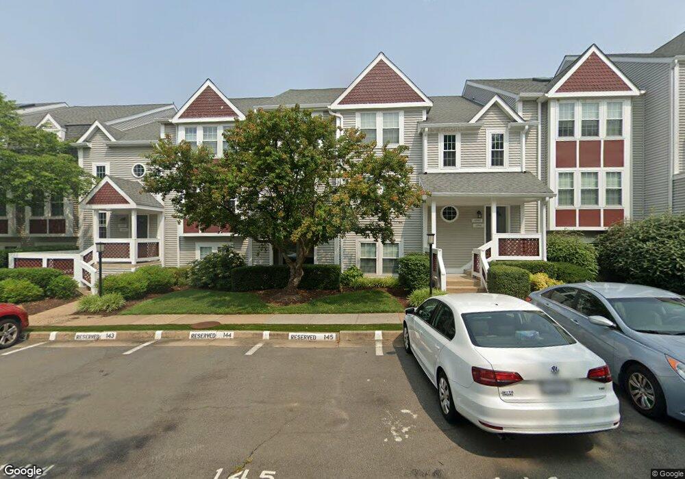12943 Grays Pointe Rd unit 12943B, Fairfax, VA 22033 - photo 1