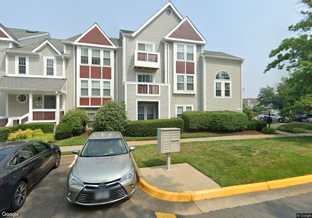 12939 Grays Pointe Rd unit 12939A, Fairfax, VA 22033 - photo 1