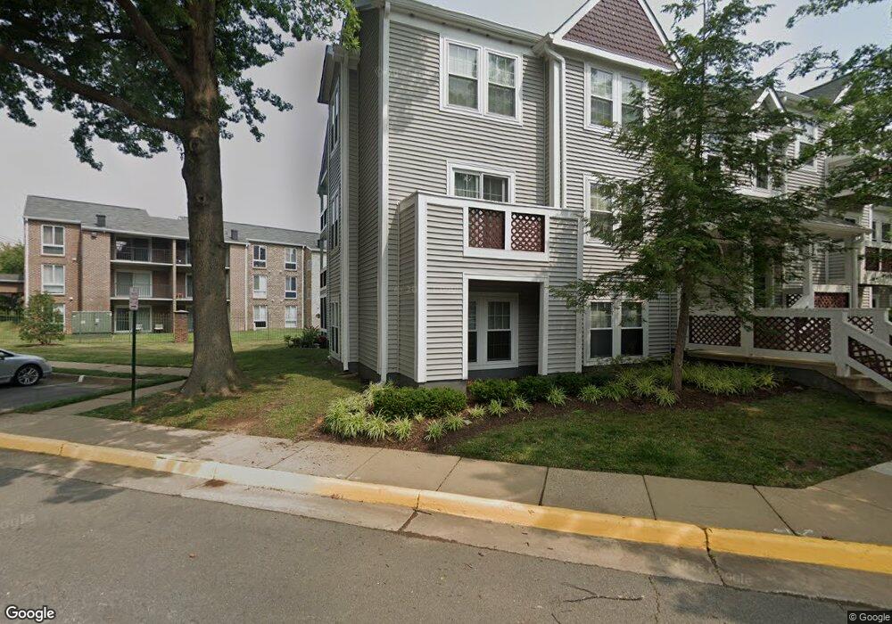 12951 Grays Pointe Rd unit 12951C, Fairfax, VA 22033 - photo 1