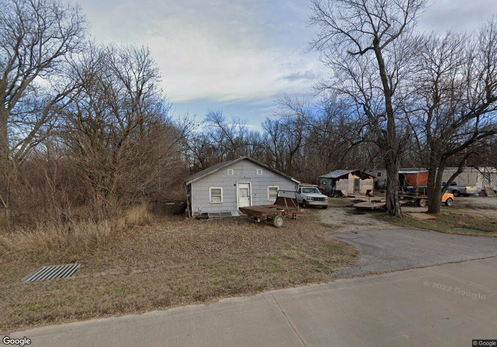 1815 N 21st St, Parsons, KS 67357 - photo 1