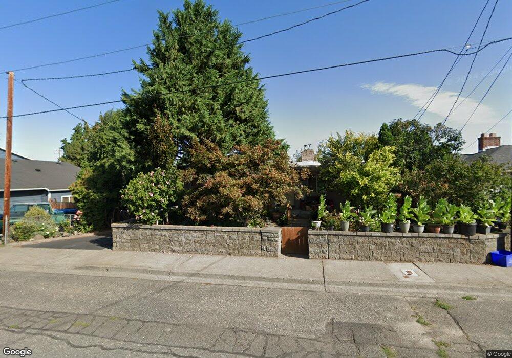 1925 E 14th St, the Dalles, OR 97058 - photo 1