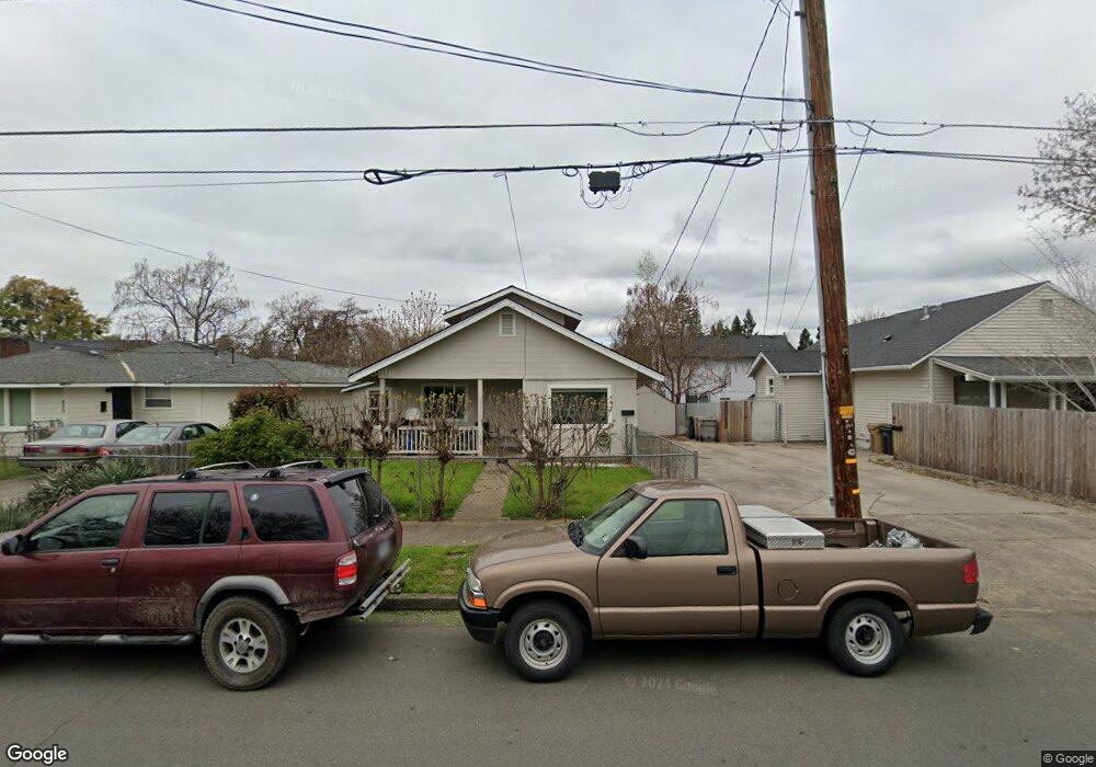 832 NE 8th St, Grants Pass, OR 97526 - photo 1