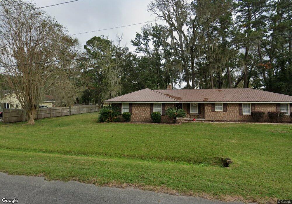 203 Pine Cir, Brunswick, GA 31520 - photo 1