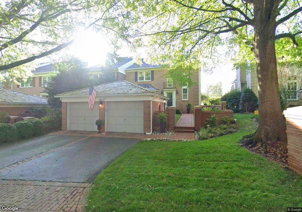 9404 Turnberry Dr, Potomac, MD 20854 - photo 1