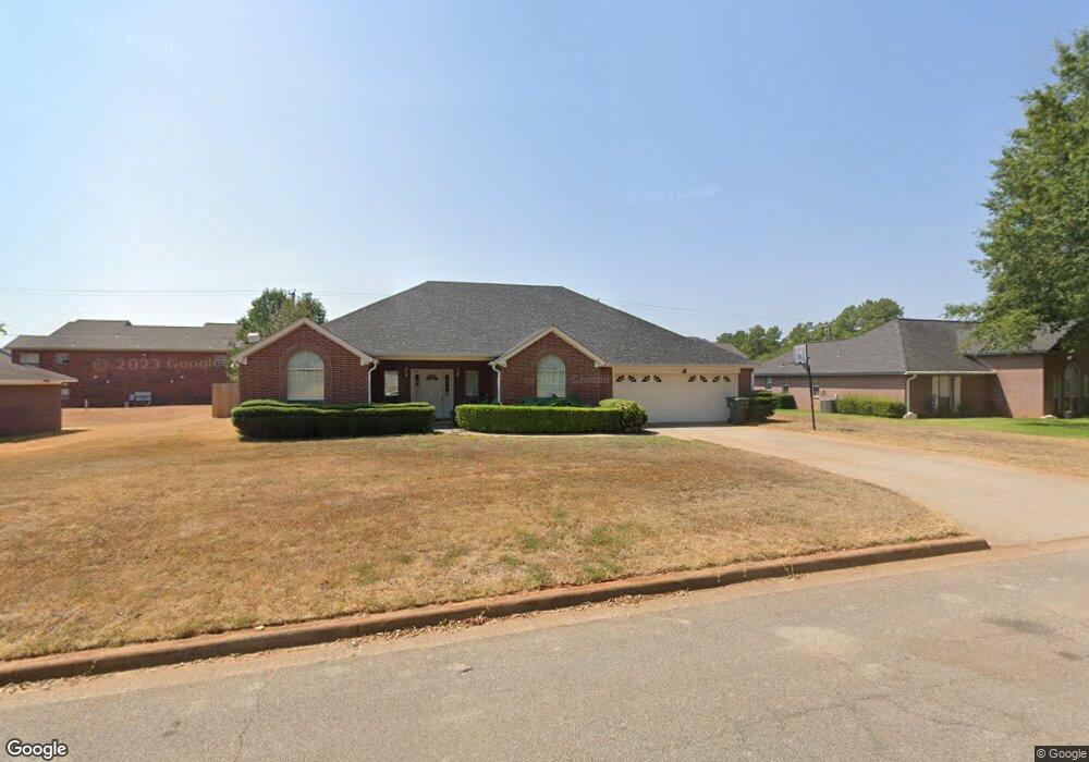 724 Oakview Dr, Nacogdoches, TX 75965 - photo 1