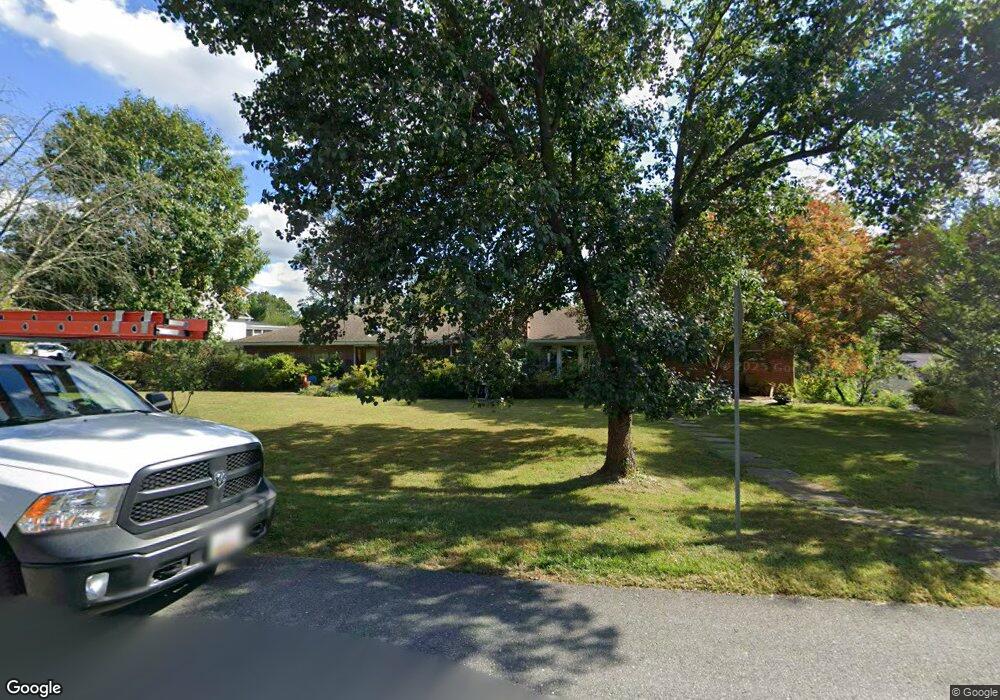 9205 Quintana Dr, Bethesda, MD 20817 - photo 1