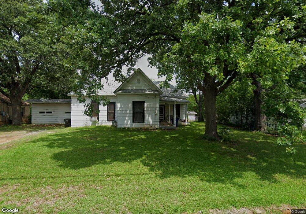 1716 S Fannin Ave, Denison, TX 75020 - photo 1