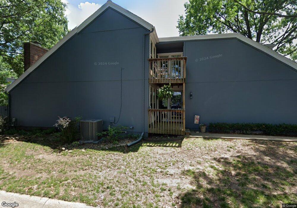 7911 Colony Ln, Lenexa, KS 66215 - photo 1