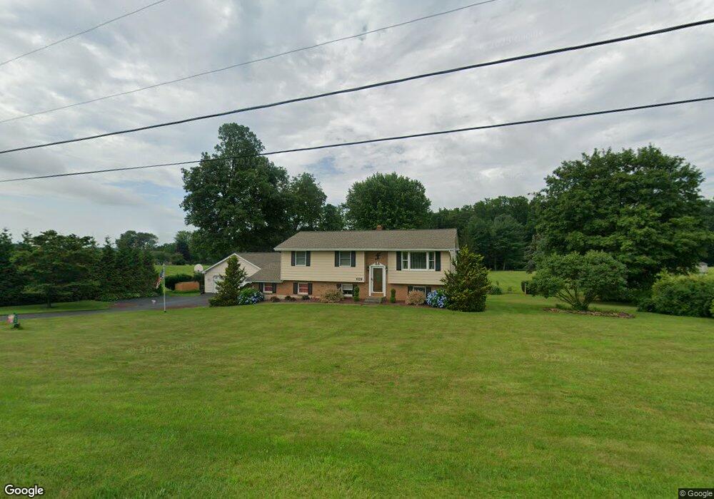 569 English Rd, Bath, PA 18014 - photo 1