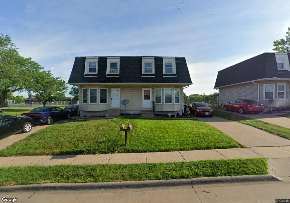 2322 W 54th St, Davenport, IA 52806 - photo 1