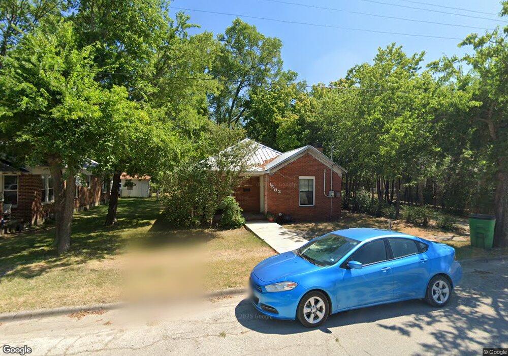 1502 E Garnett St, Gainesville, TX 76240 - photo 1