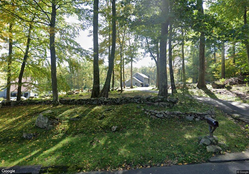 13 Meadowbrook Rd, New Fairfield, CT 06812 - photo 1