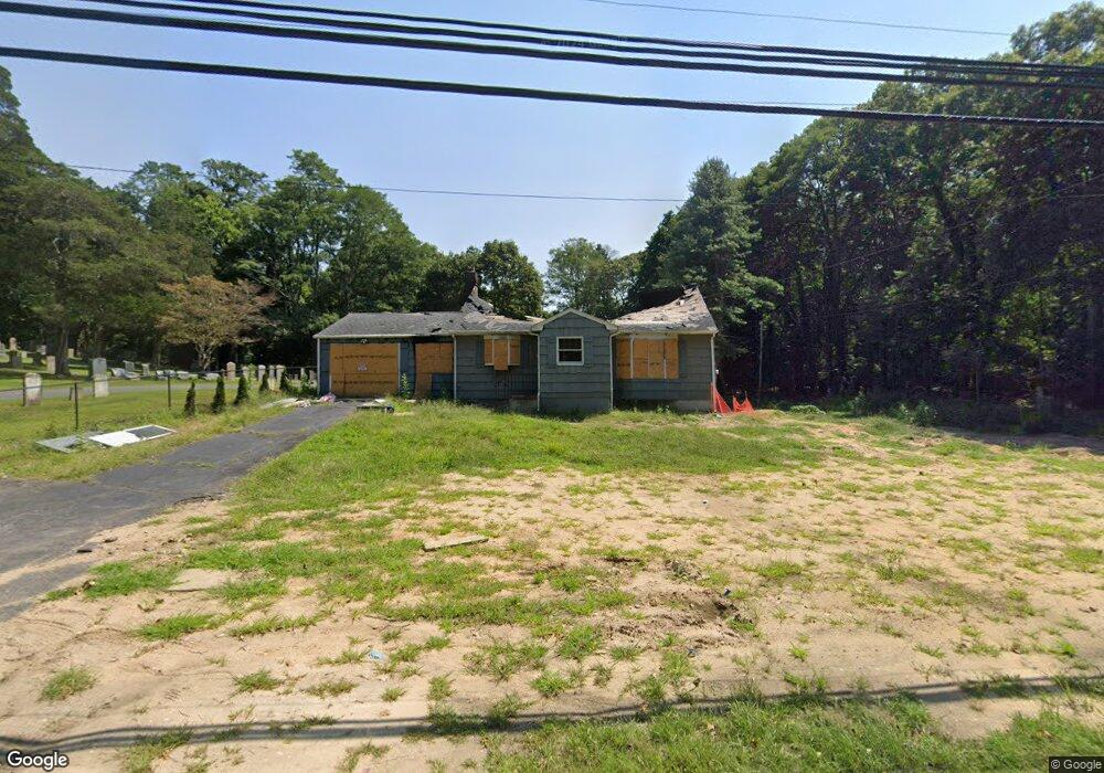 2184 N Wading River Rd, Wading River, NY 11792 - photo 1
