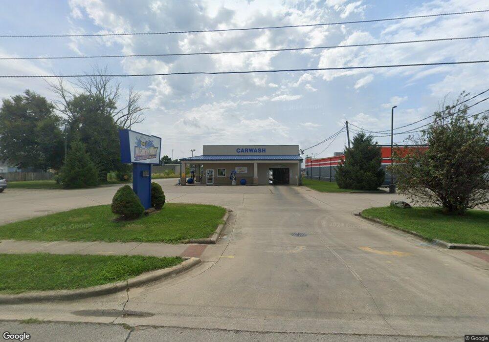 1103 W Jefferson Ave, Effingham, IL 62401 - photo 1