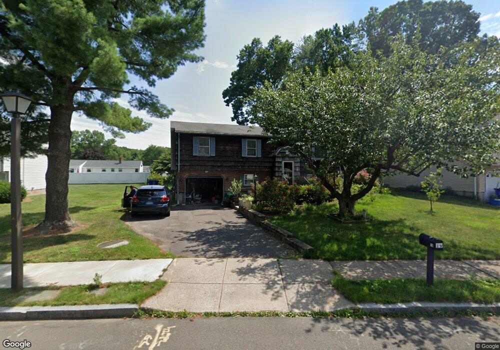 19 Southwood Dr, West Hartford, CT 06110 - photo 1