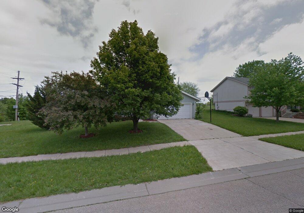 2434 SW Ancaster Rd, Topeka, KS 66614 - photo 1