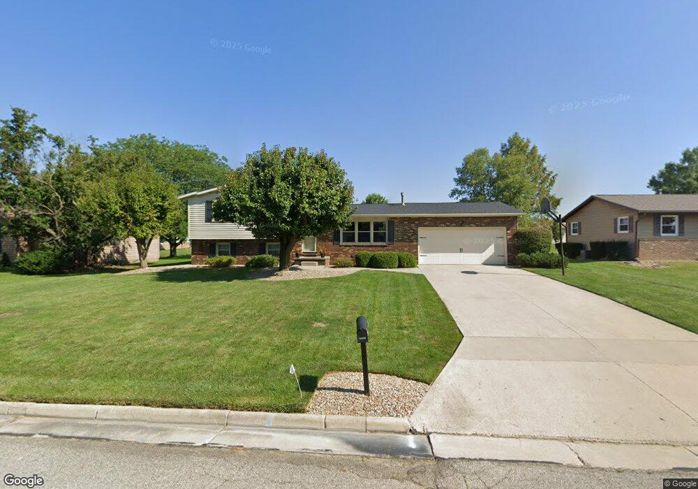 1350 Oakridge Dr, Bucyrus, OH 44820 - photo 1