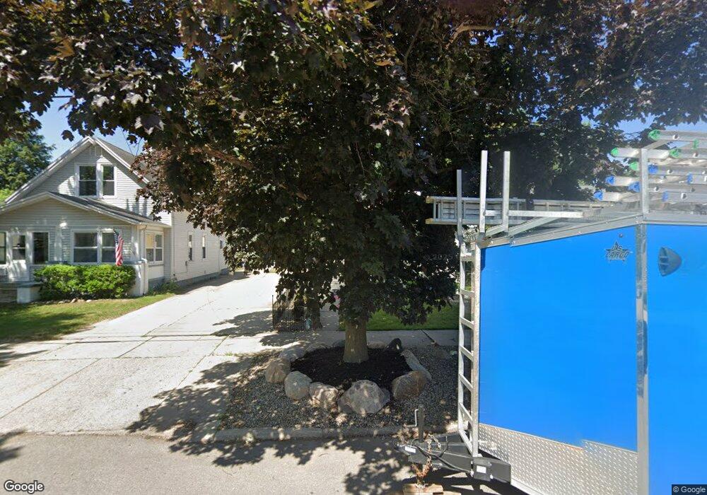 2047 Edgewood Ave NE, Grand Rapids, MI 49505 - photo 1