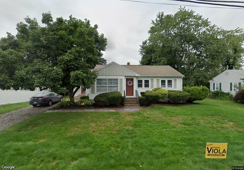 13 Robinson Rd, Woburn, MA 01801 - photo 1