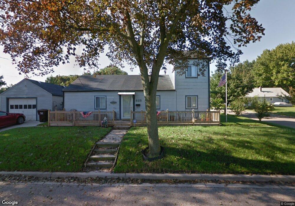 825 Cypress St, Lansing, MI 48906 - photo 1