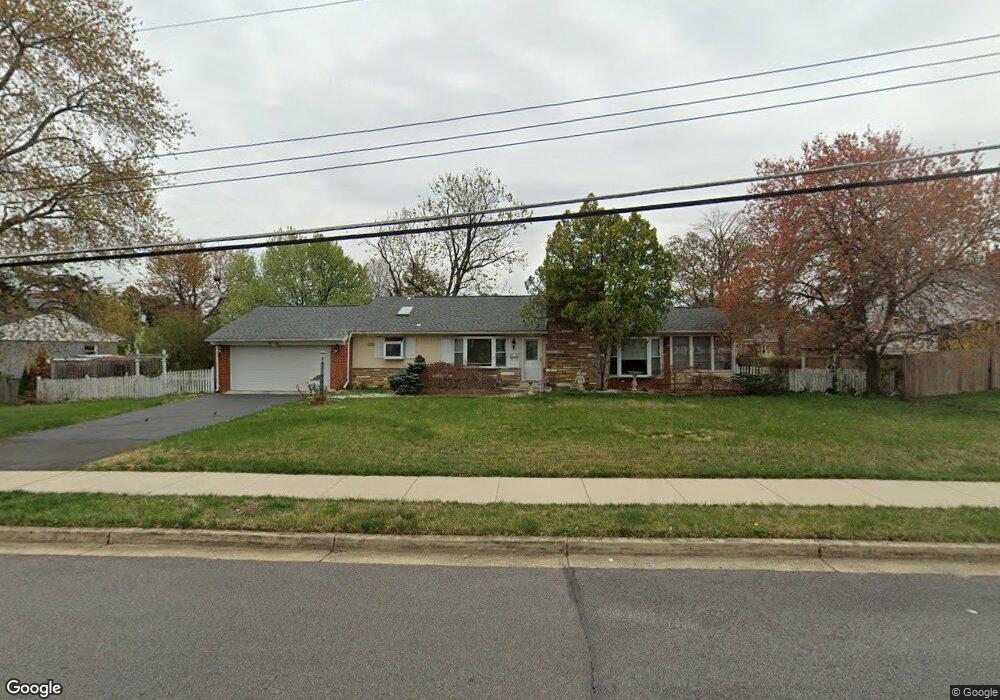 5849 Glen Forest Dr, Falls Church, VA 22041 - photo 1