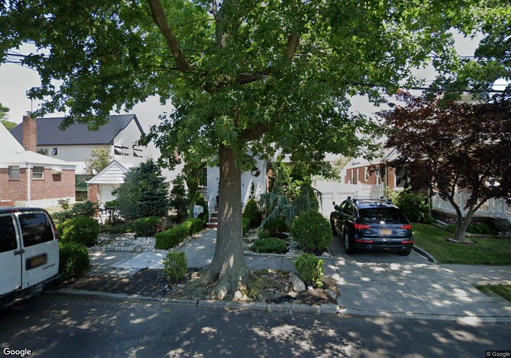 311 148th St, Whitestone, NY 11357 - photo 1