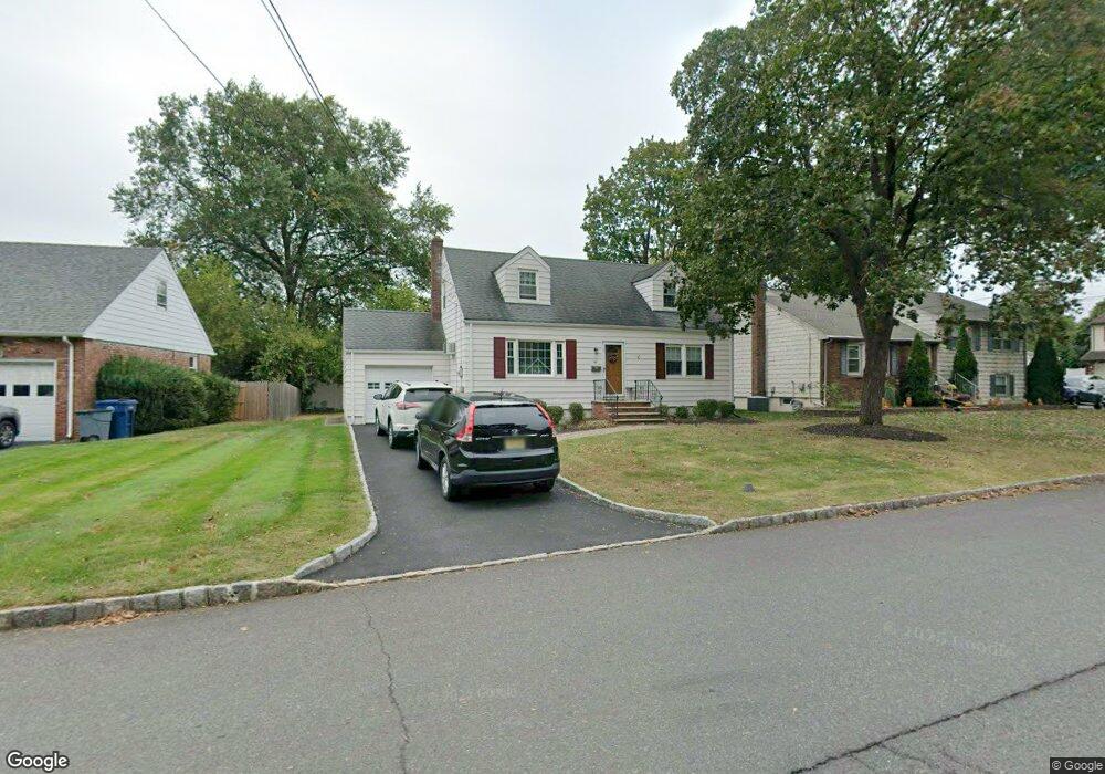 60 Lefferts Ln, Clark, NJ 07066 - photo 1