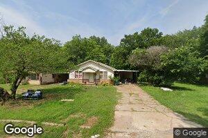 906 N Ash St, Waurika, OK 73573