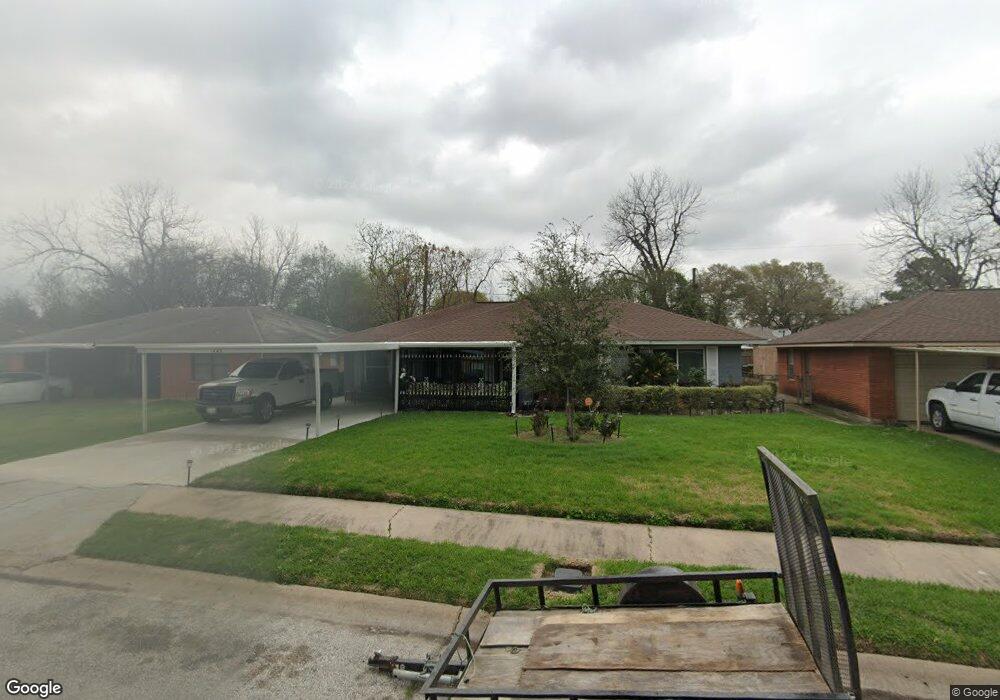 443 Gammon Dr, Houston, TX 77022 - photo 1