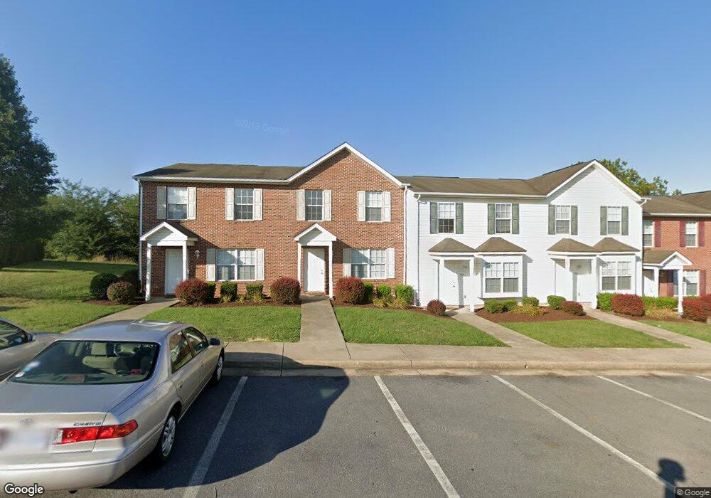 402 Pheasant Run Cir, Harrisonburg, VA 22801 - photo 1