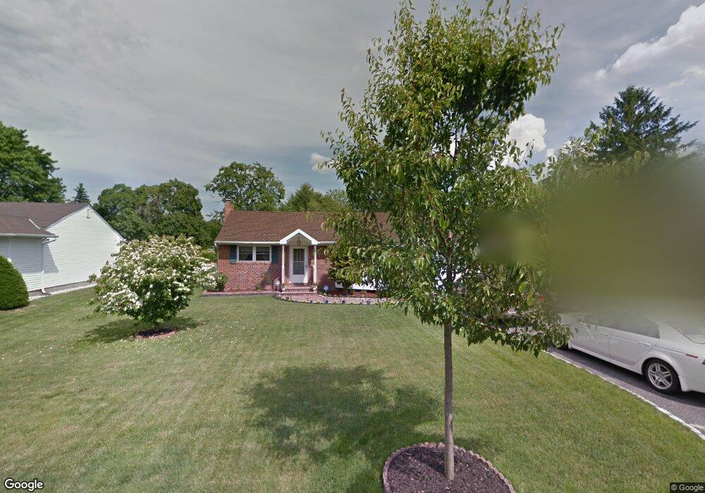 21 Gaymor Ln, ComMacK, NY 11725 - photo 1