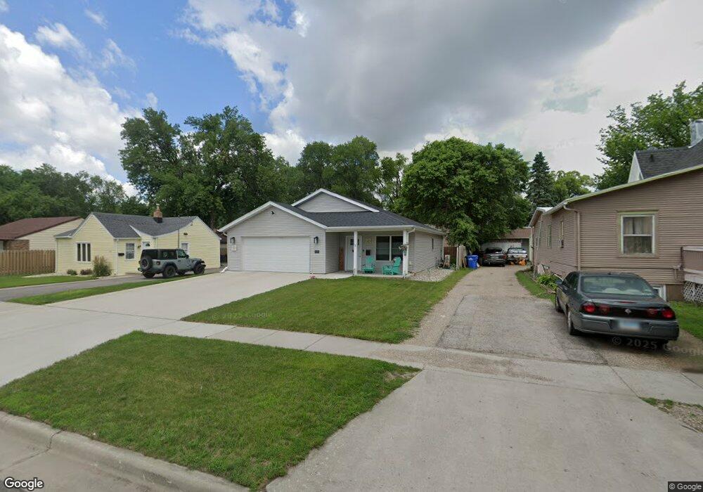 1529 10th Ave S, Fargo, ND 58103 - photo 1