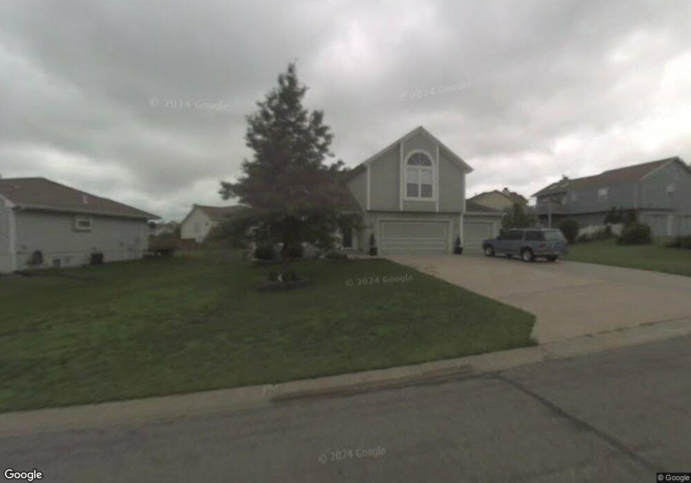 610 Old Paint Rd, Raymore, MO 64083 - photo 1