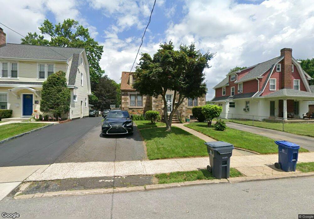 2067 Maplewood Ave, Abington, PA 19001 - photo 1