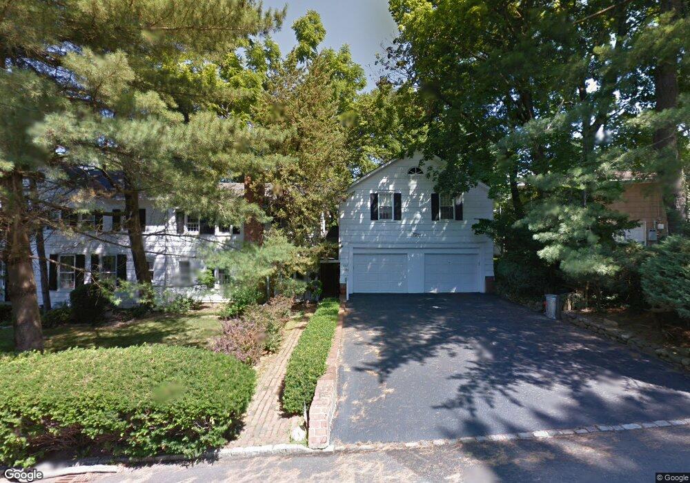 263 Manhasset Ave, Manhasset, NY 11030 - photo 1