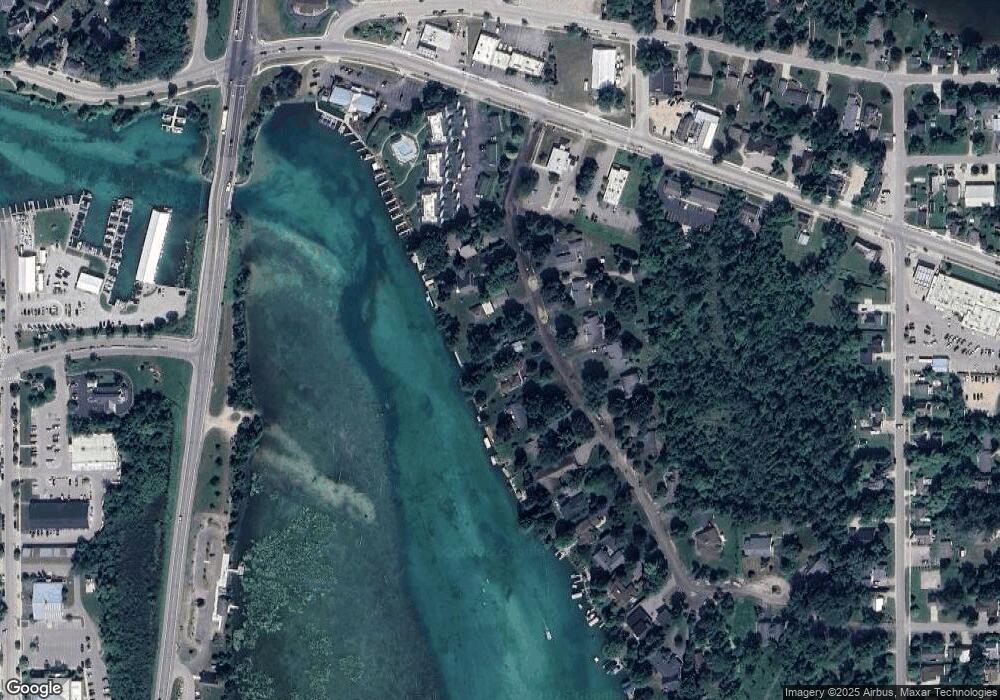 116 Mitchell Dr, Elk Rapids, MI 49629 - photo 1