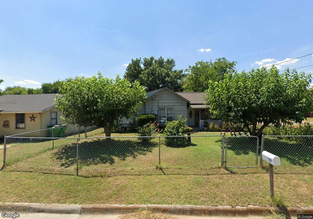 1001 S Taylor St, Gainesville, TX 76240 - photo 1