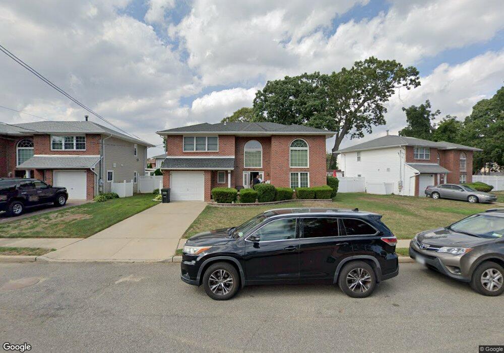 414 Locust Ct, Rockville Centre, NY 11570 - photo 1