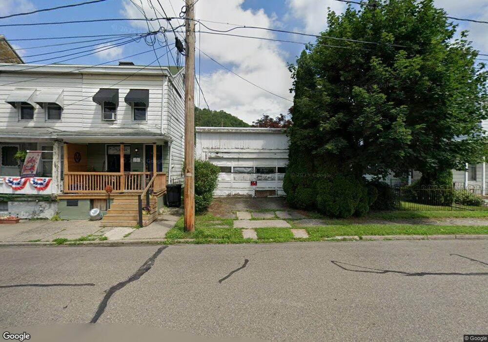 11 W Franklin St, Saint Clair, PA 17970 - photo 1