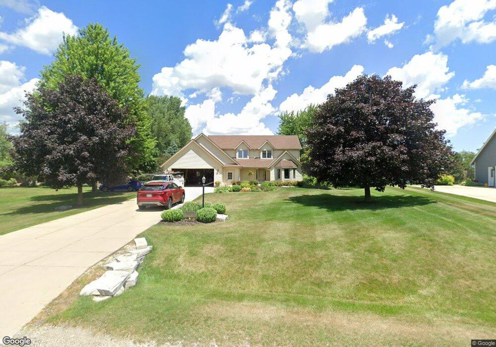 W278N5534 Hanover Hill Rd, Sussex, WI 53089 - photo 1