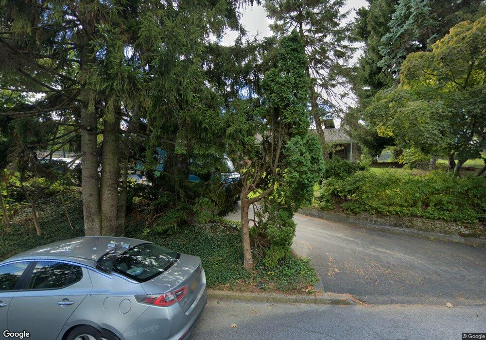 4805 E Circle Dr, Harrisburg, PA 17111 - photo 1