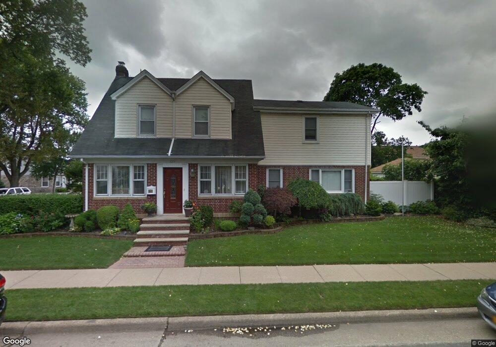 129 Musgnug Ave, Mineola, NY 11501 - photo 1