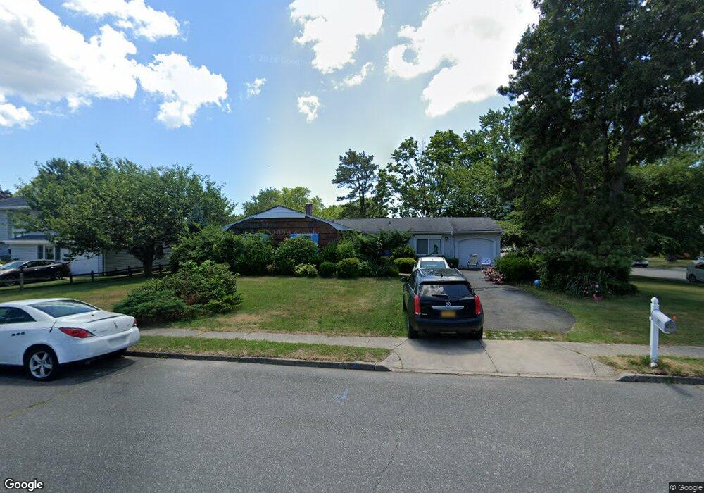 500 Greenbelt Pkwy, Holtsville, NY 11742 - photo 1