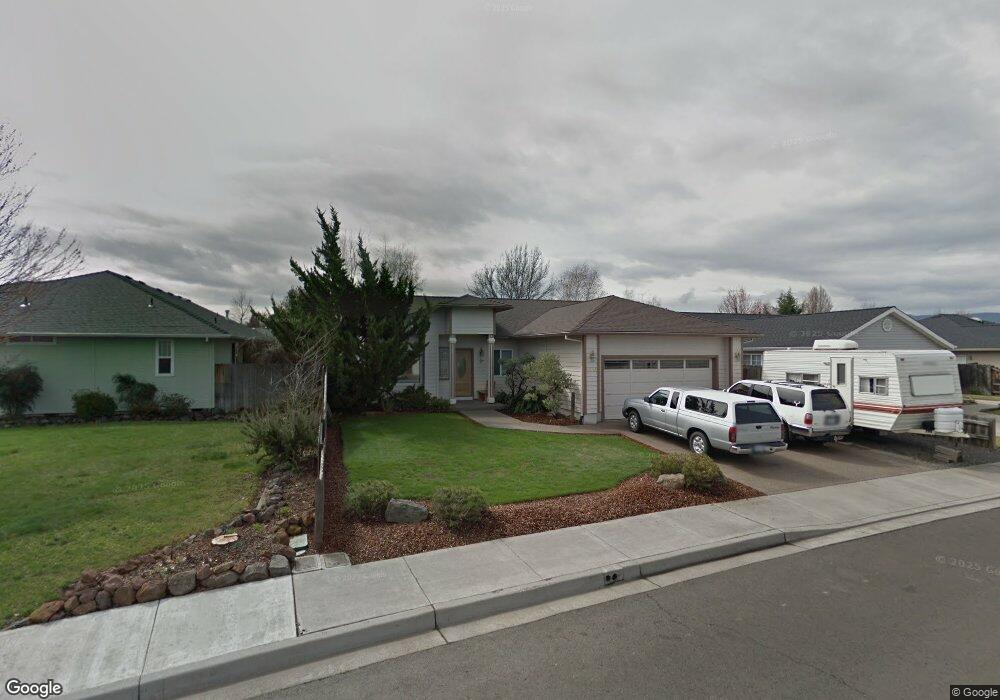 1014 Fairfield Ave, Central Point, OR 97502 - photo 1